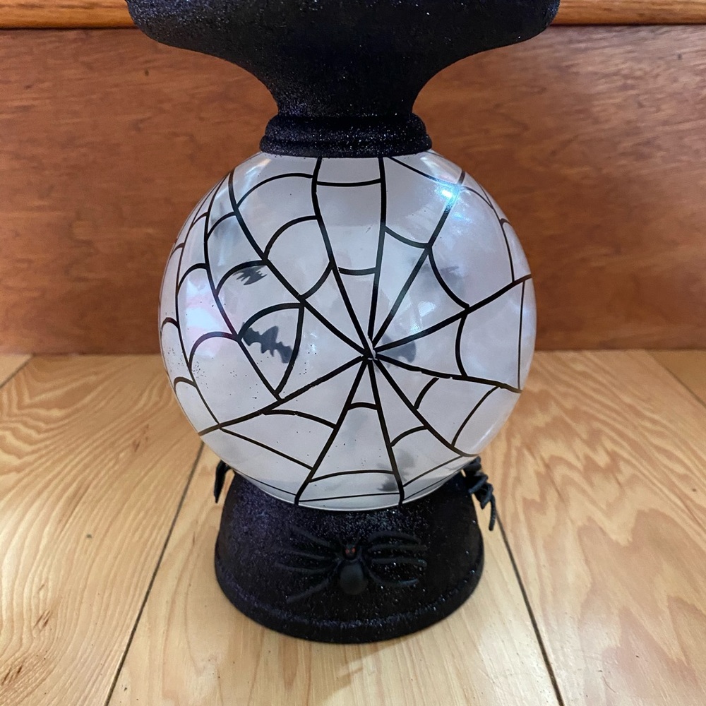 Halloween 🔮 LightUp Flying Bats Candle Pedestal